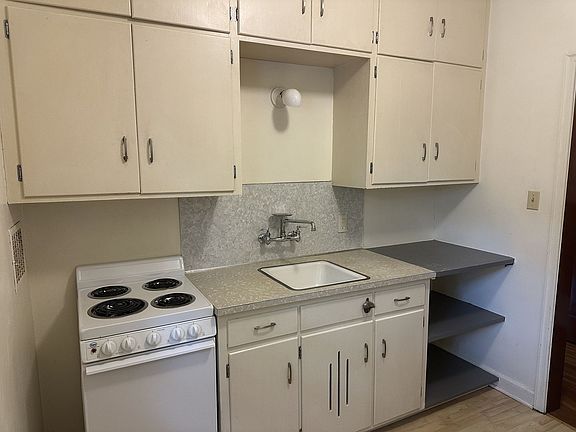 3rd image of 528 6th St #530-F