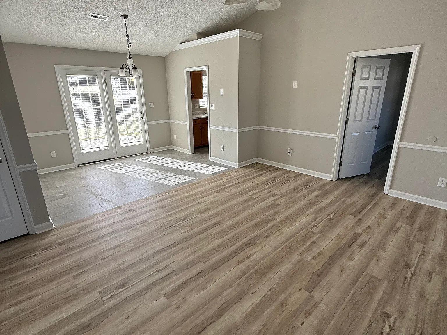 3 bed, 1071 sqft, $1,450 — Photo 3