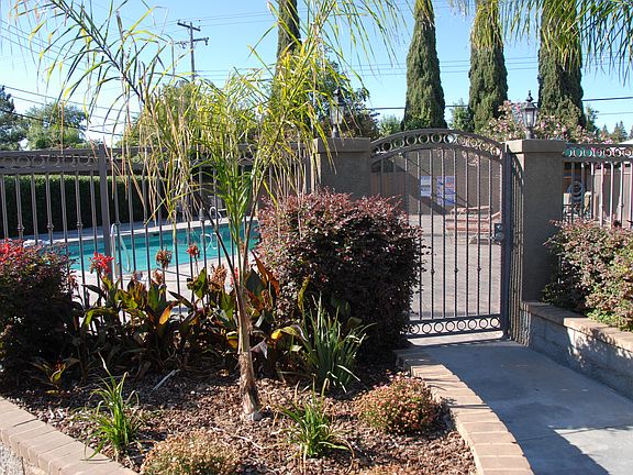 3rd image of 5019 Bremner Way Unit 1