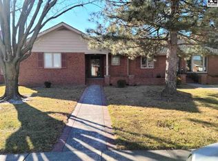 2817 Nottingham Dr, Hutchinson, KS 67502