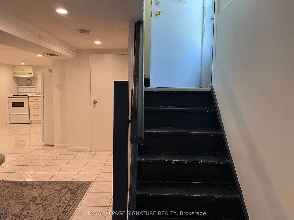 24 Weymouth Ave #BASEMENT