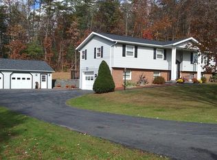 25 Woodland Dr, Lock Haven, PA 17745