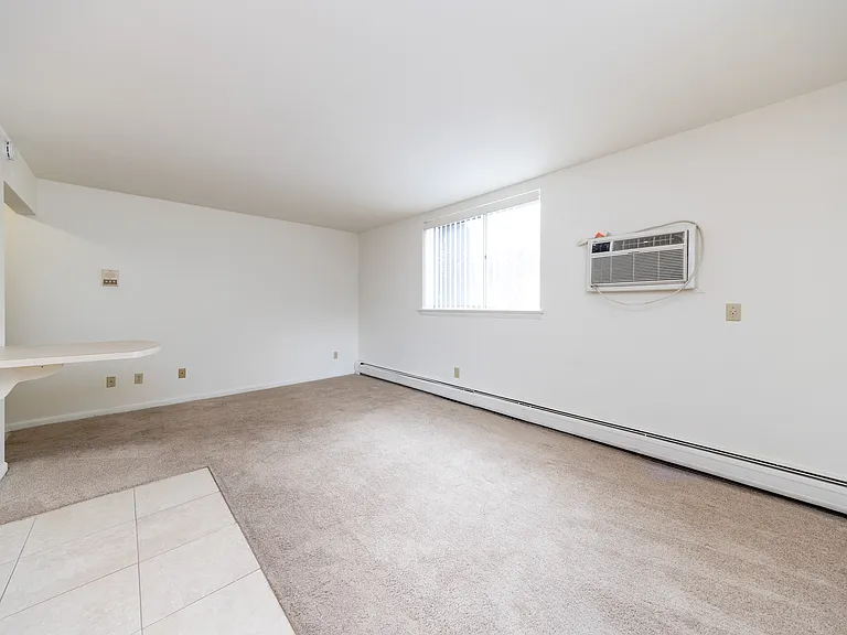 Clintwood Apartments — Photo 23