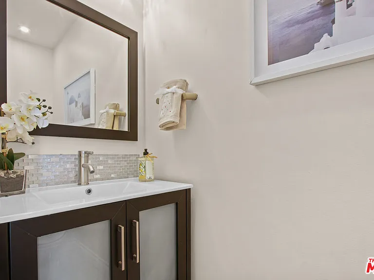 9509 Cresta Dr — Photo 14