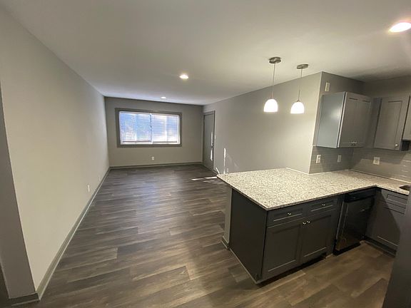 2nd image of 1984 Wellbourne Dr NE APT 2