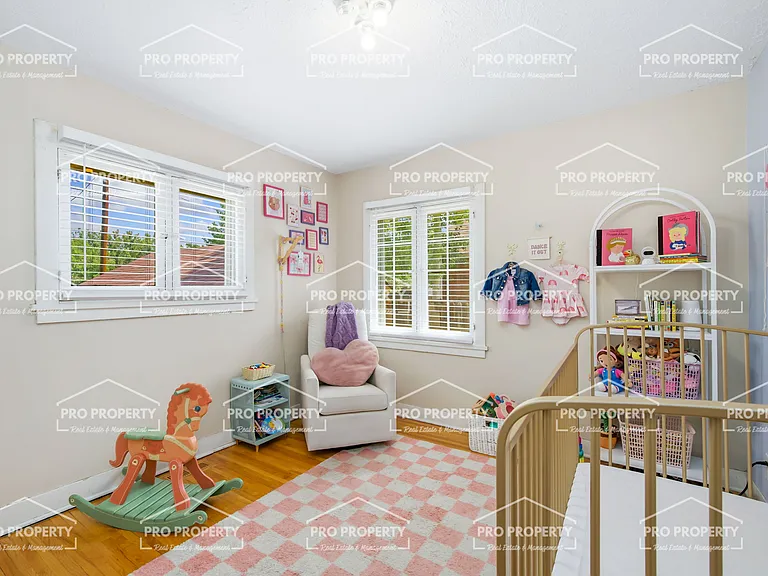 321 W 6th St — Photo 11