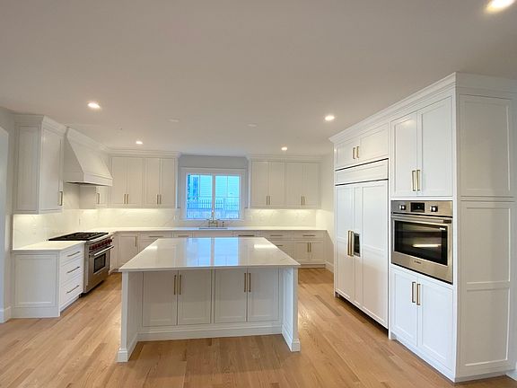 2nd image of 9 Morley St