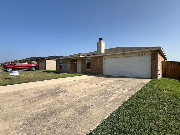 3rd image of 4509 Lloyd Dr