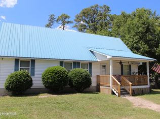 121 Pine Grove Rd, Newport, NC 28570