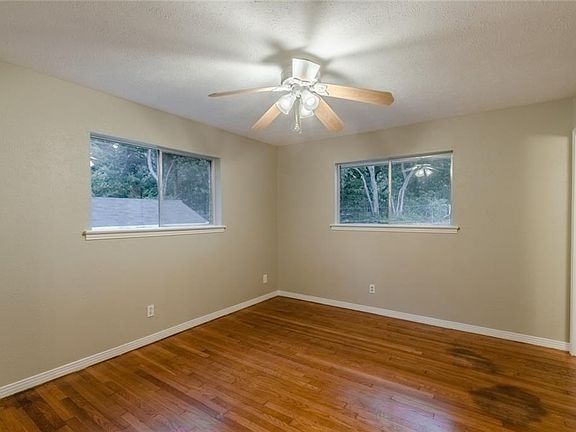 3rd image of 1030 Tanglewood Dr