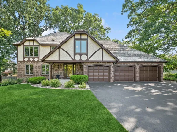 501 Valleywood Cir, Golden Valley, MN 55422