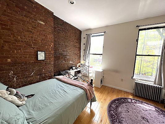 1st image of 17 Stuyvesant St APT 5