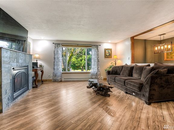 3rd image of 1510 Alanna Dr SE