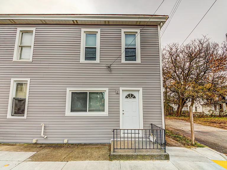 714 Industry St — Photo 3