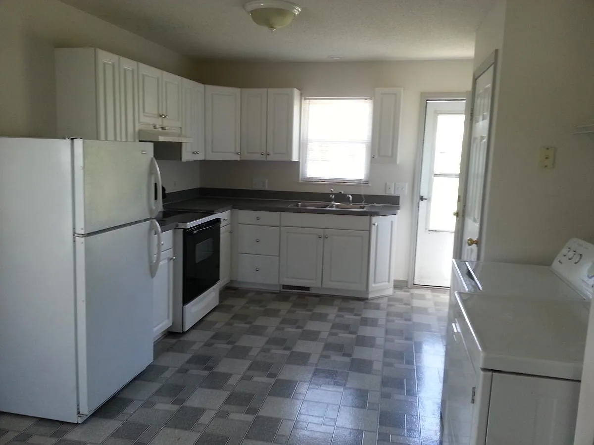 2 bed, 840 sqft, $1,050 — Photo 4