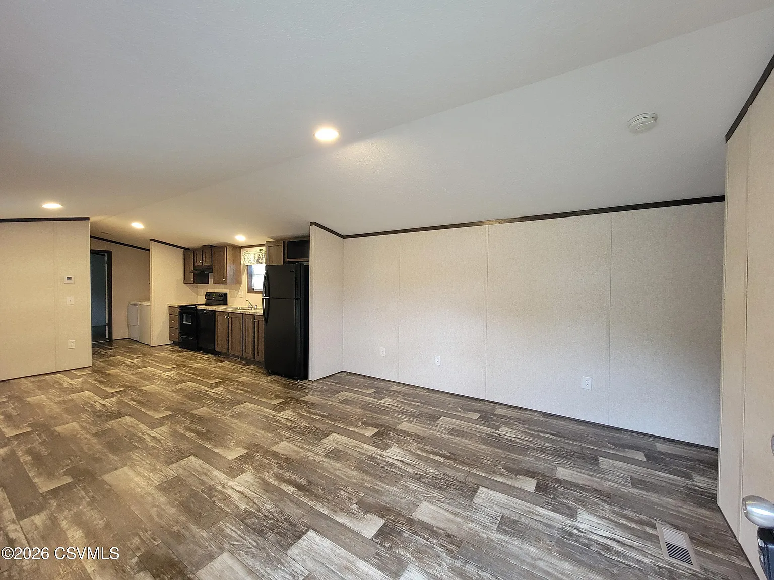 2 bed, 600 sqft, $850 — Photo 2