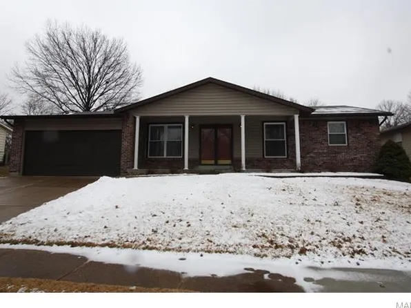 2646 Vortex Dr, Saint Louis, MO 63129