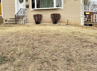 1051 Surrey Rd, Philadelphia, PA 19115