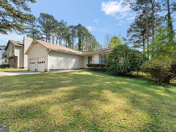 2nd image of 528 Raintree Dr