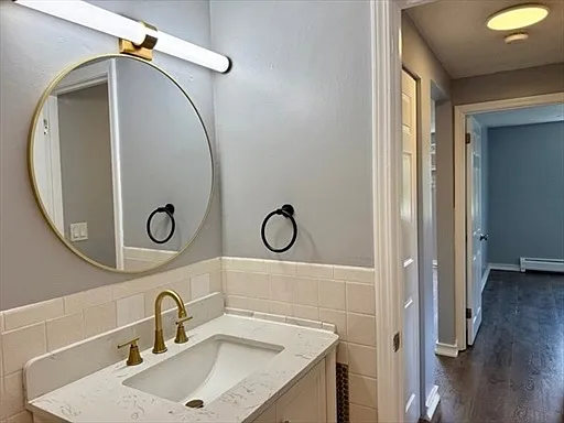 2 bed, 710 sqft, $2,000 — Photo 4