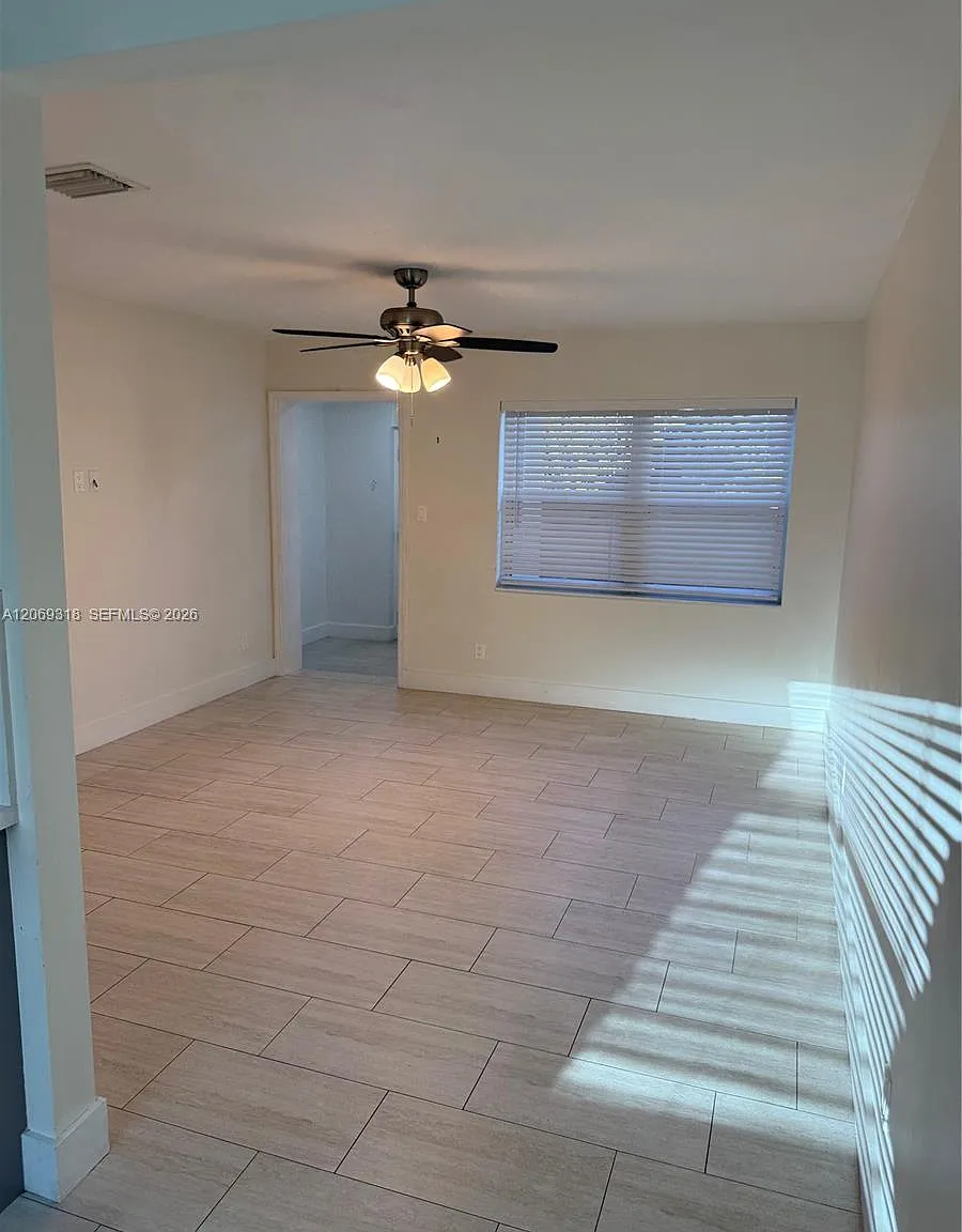 $2,550 1844 Adams St # N — Photo 3