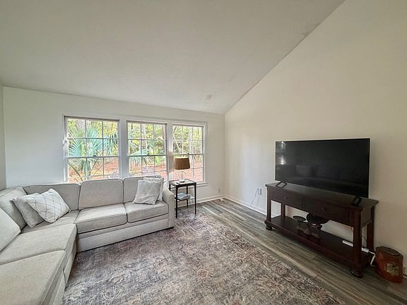 3rd image of 4 Fernwood Trl