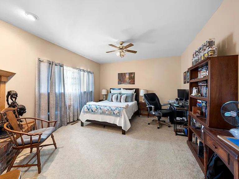 1060 N Bader Ct — Photo 6