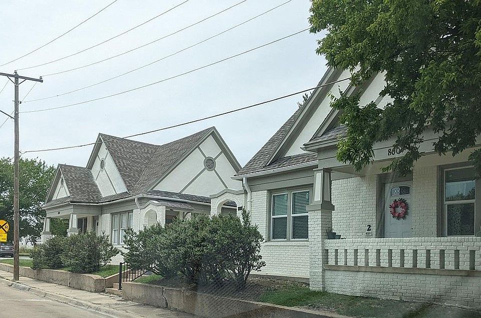 1st image of 800 W Capps St APT 2