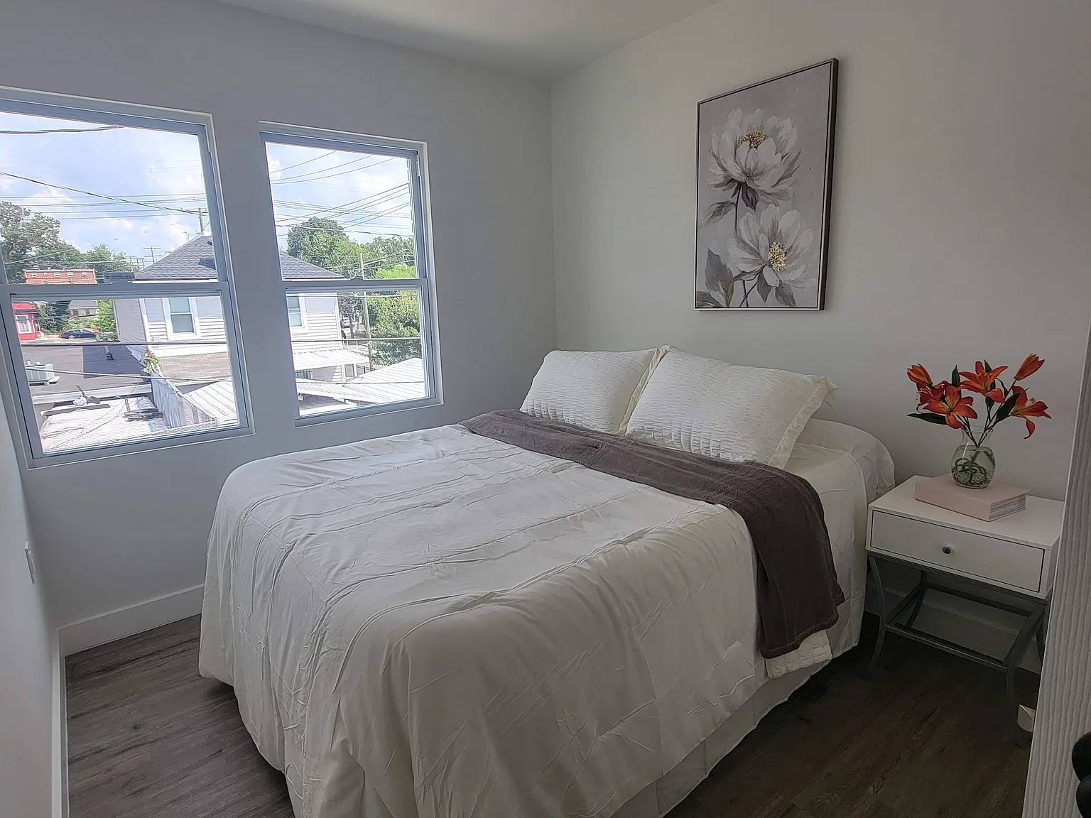2 bed, 1.5 bath, 800 sqft, $2,000 — Photo 4