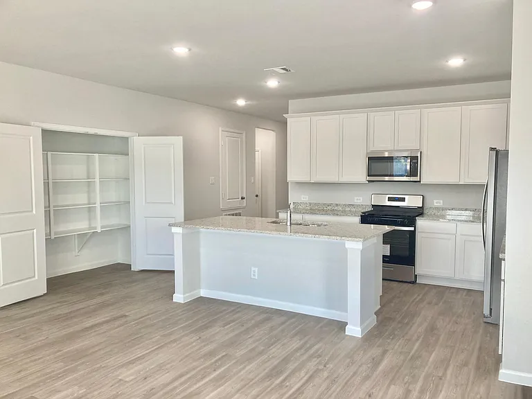 12240 Lady Eli Dr — Photo 4