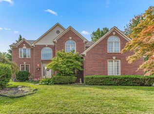 2036 Oakwood Dr, Troy, MI 48085