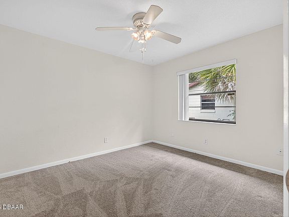 5th image of 1660 E Shangri La Dr