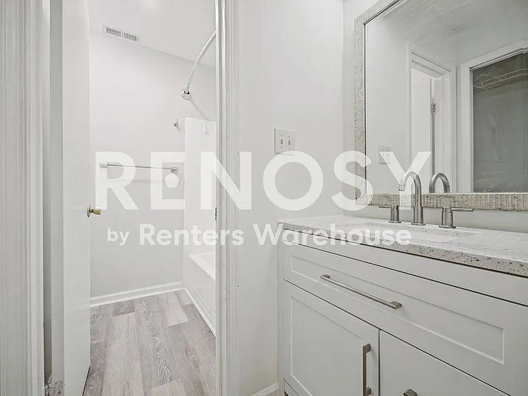 5310 Lake Victoria Arch — Photo 18