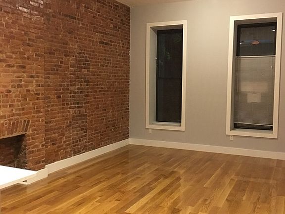 4th image of 256 Jefferson Ave