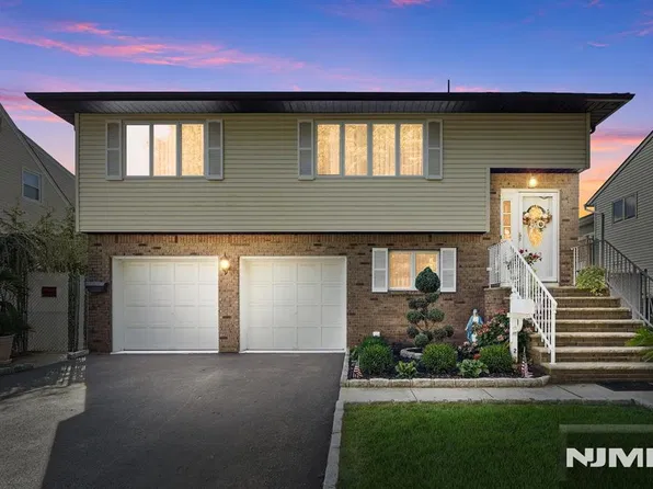 262 Lee Street, Elmwood Park, NJ 07407