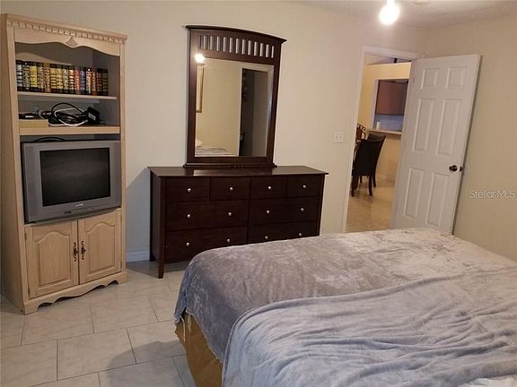 2nd image of 1122 Jade East Ln