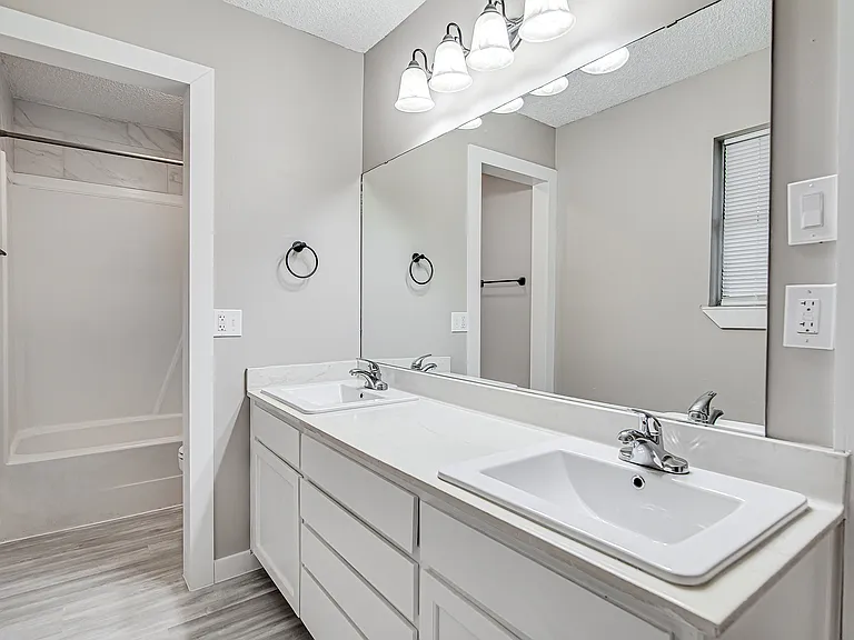 937 Springhill Dr — Photo 12