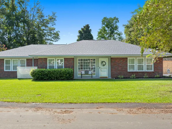 106 Goodwin St, Moncks Corner, SC 29461