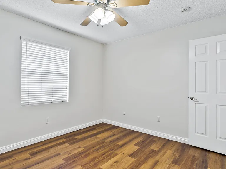7614 Parkway Dr #1E — Photo 7