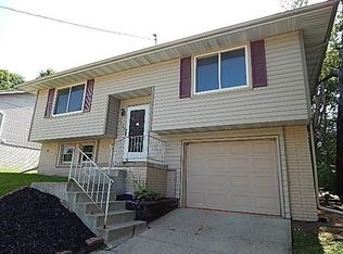 2045 E 40th Ct, Des Moines, IA 50317