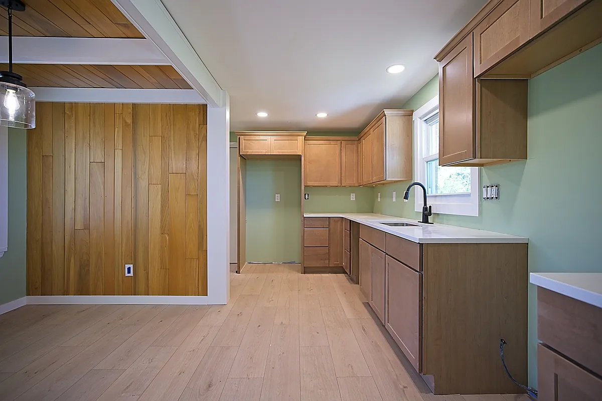 3 bed, 1595 sqft, $2,700 — Photo 3