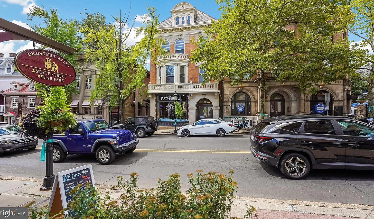 1 bed, 1.0 bath, $1,375 — Photo 1