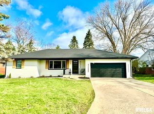821 W Broadmoor St, Peoria, IL
