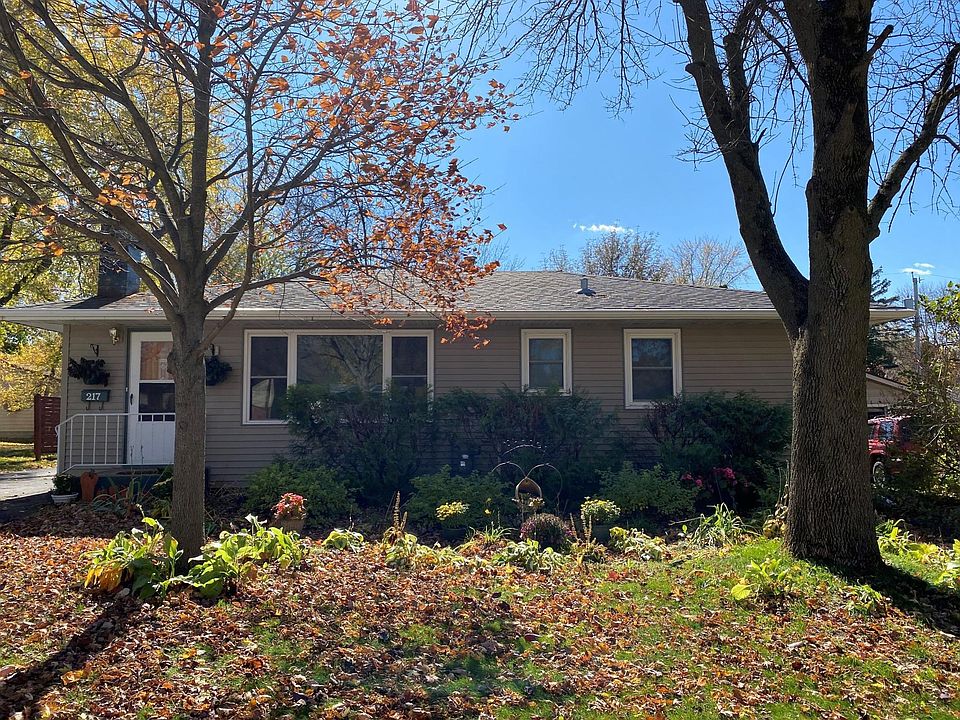 1st image of 217 14th St NE