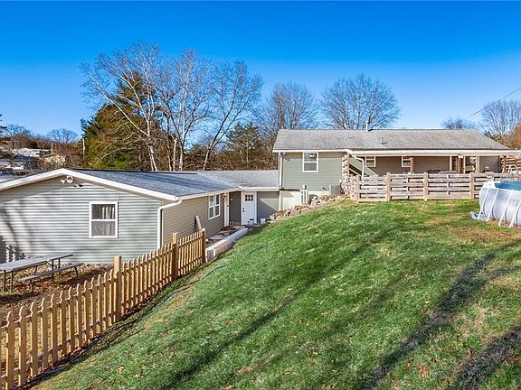 2nd image of 1269 Ellen Dr
