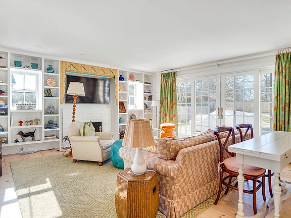 4th image of 95 Church Ln