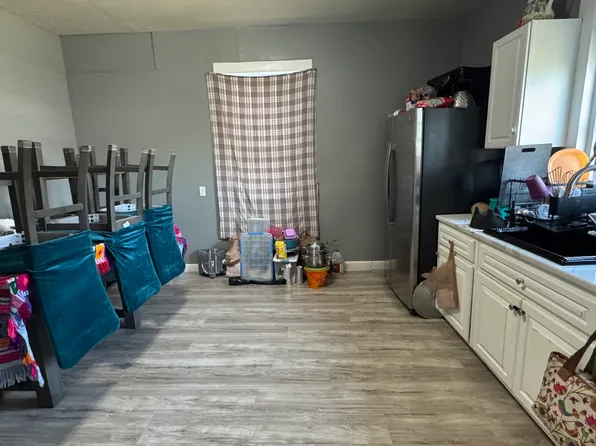 504 Lakeview Ave, Colonial Heights, VA 23834