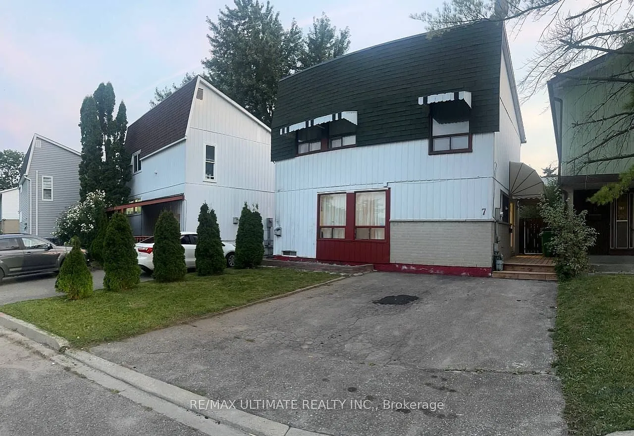 4 bed, $2,900 — Photo 1