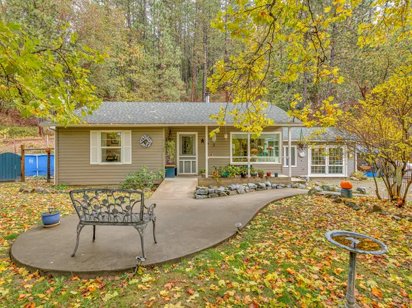 7196 E Evans Creek Rd, Rogue River, OR 97537
