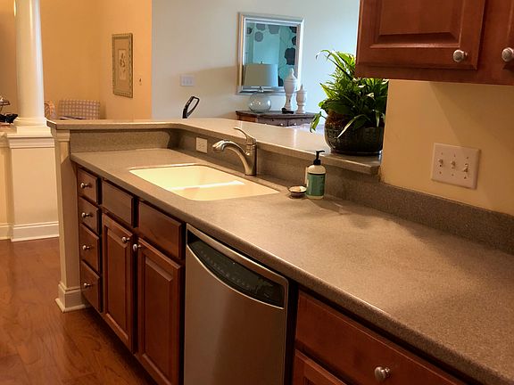 4th image of 200 River Landing Dr Unit 206H